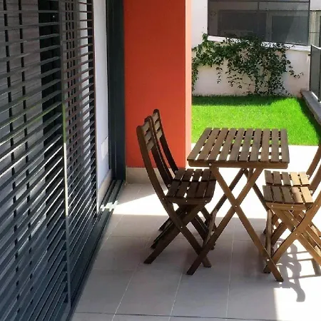Skytower Apartman *