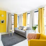 Apartament Skytower