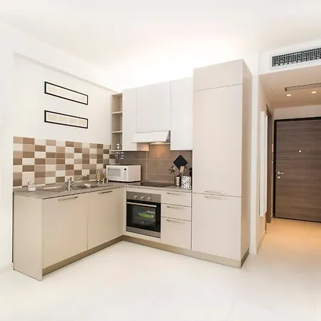 Skytower Apartment *