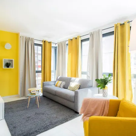 Apartament Skytower