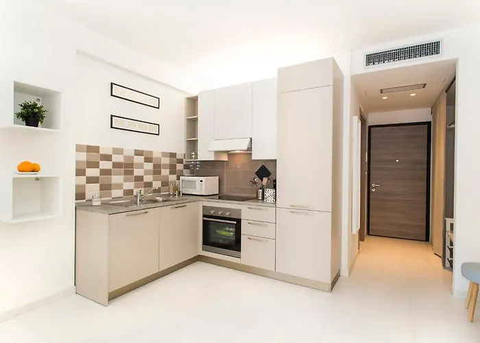 Skytower Apartman *
