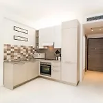 Skytower Apartment *